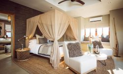 Bush Lodge - Luxury Villa Bedroom