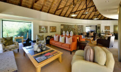 Eagles Crag upstairs Lounge, Shamwari Game Reseve