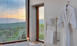 suite-bathroom_d335576