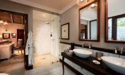 andbeyond-ngala-safari-lodge-family-cottage-bathroom1